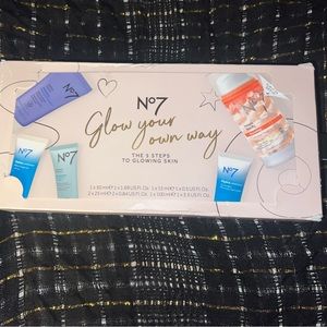 No.7 Skin Care Kit Glow Your Way. New.